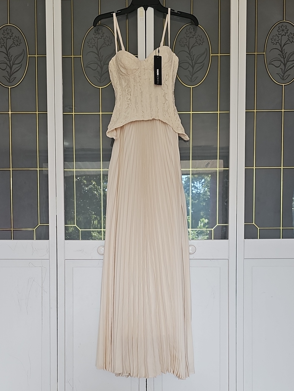 Fashion Nova Cream Lace Bustier Pleated Maxi Dress
